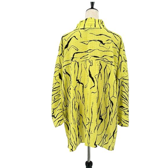 Ali Miles NWT Crinkle Crepe Neon Yellow & Black Abstract Wired Collar Tunic Top - Picture 3 of 12